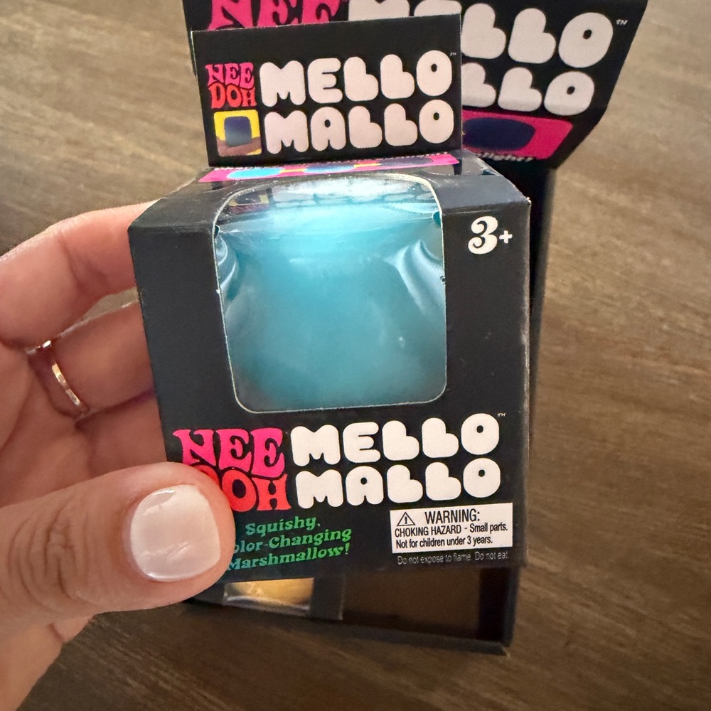Mello Mallo Squishy Color Changing Marshmallows - Blue